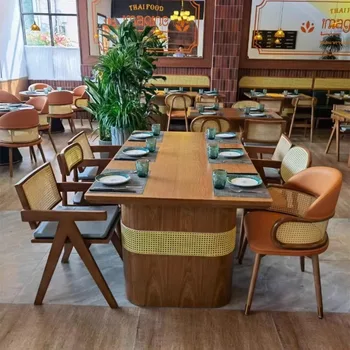 Custom Tai restoran, täispuidust laud ja toolid, diivan kombinatsioon, vintage restoran, kohvik, Kagu-Aasia stiilis kootud ratt