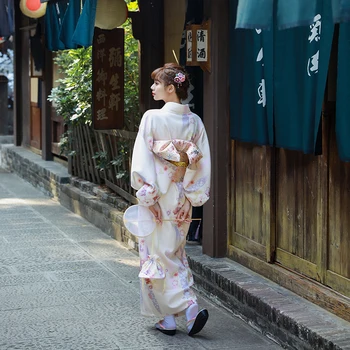 Jaapani muudetud kimono cherry blossom värske helebeež Jaapani kimono ametliku kulumise naised on kohandatud kimono yukata