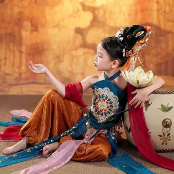 Suvel Hanfu tüdruk paelte tikitud eksootiliste stiili täidab klassikalise Dunhuang rahvatantsu kostüümid Selja traditsiooniline kleit
